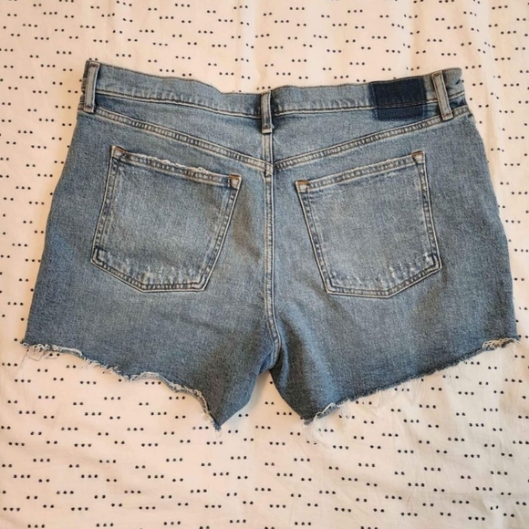 Abercrombie & Fitch 4" Mom Shorts - Picture 2 of 3